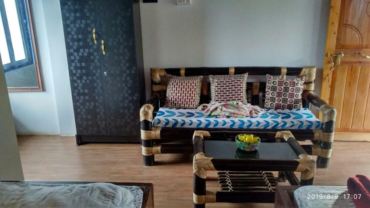Tibet Homestay Rishop Exterior foto