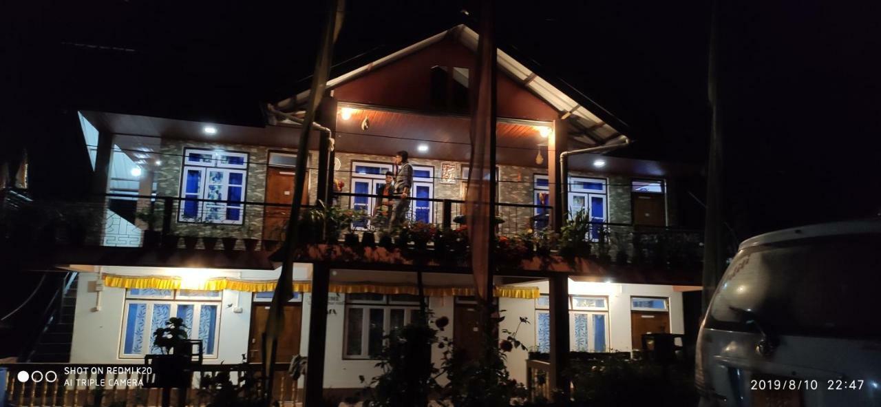 Tibet Homestay Rishop Exterior foto